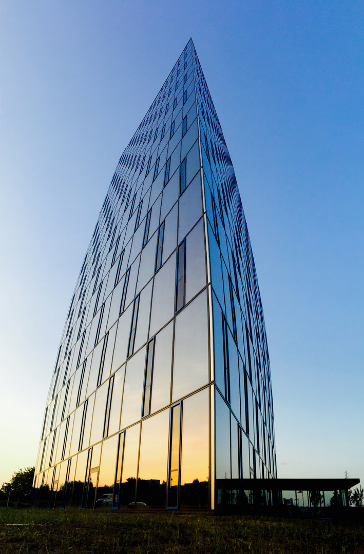 Spiegelhaus im Abendlicht