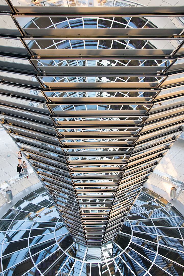 Spiegelkonstruktion in der Reichstagskuppel