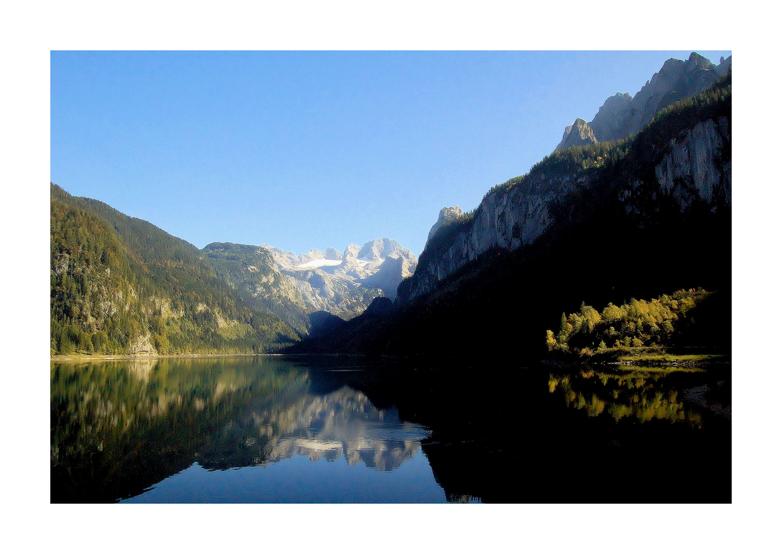 Spiegelnder Dachstein im Gosausee