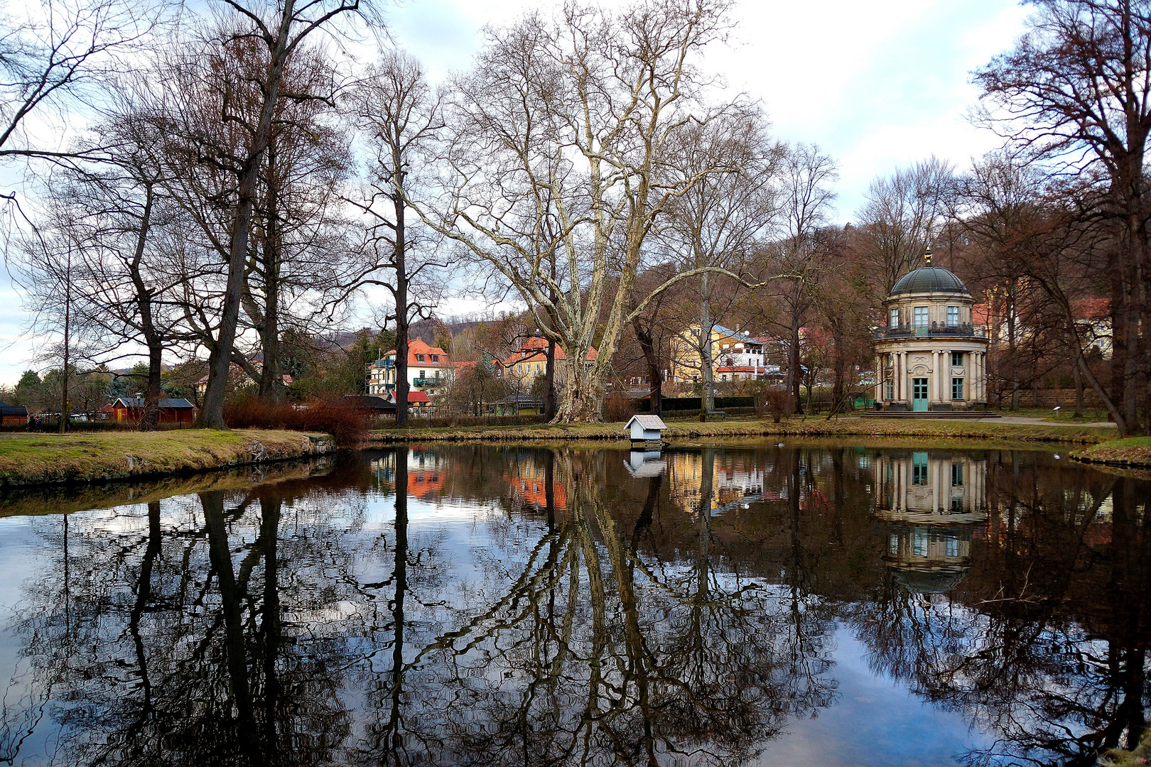 Spiegelnder Teich