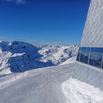 Spiegelndes Weisshorngipfelrestaurant