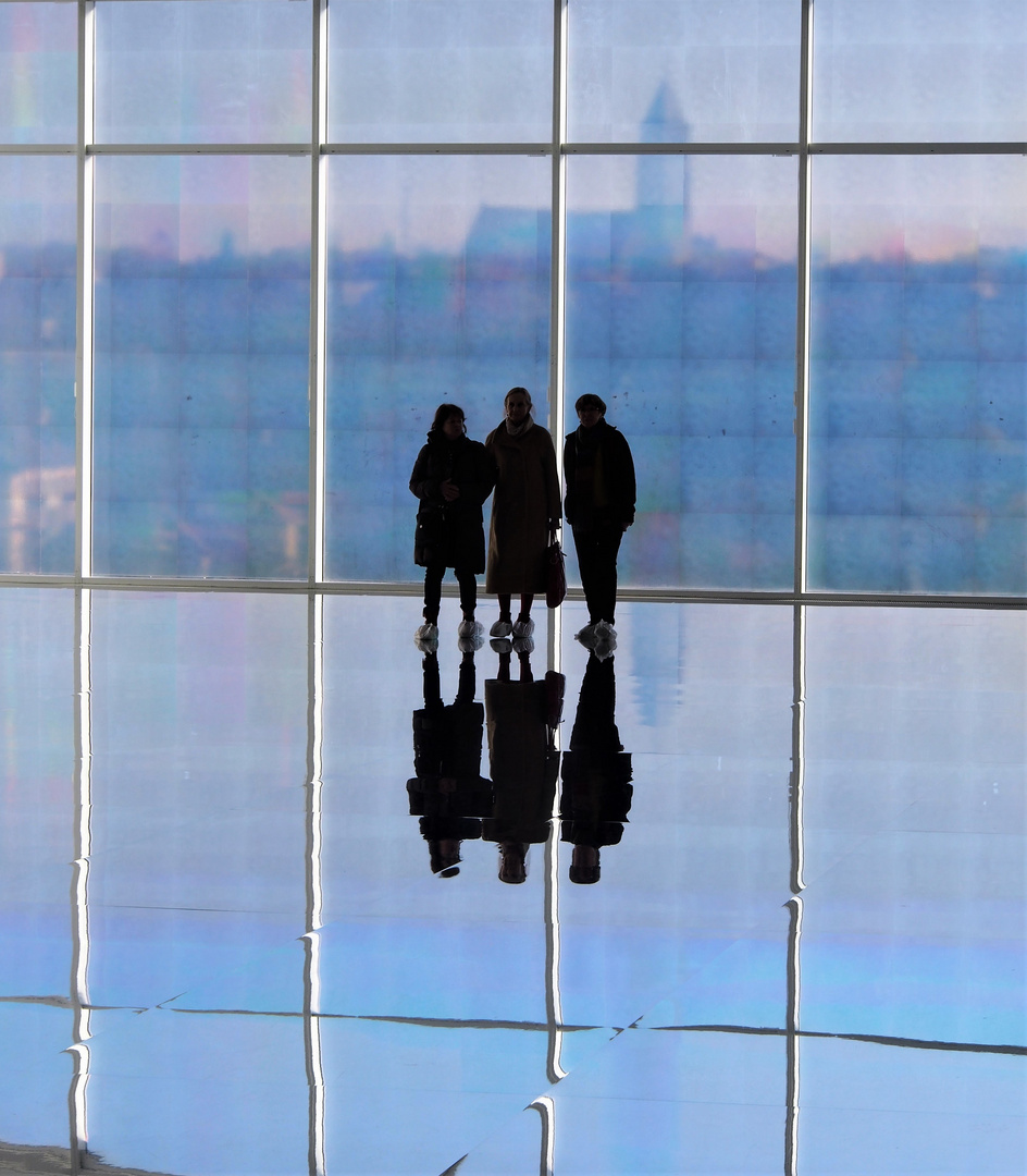 Spiegelsaal drei Frauen