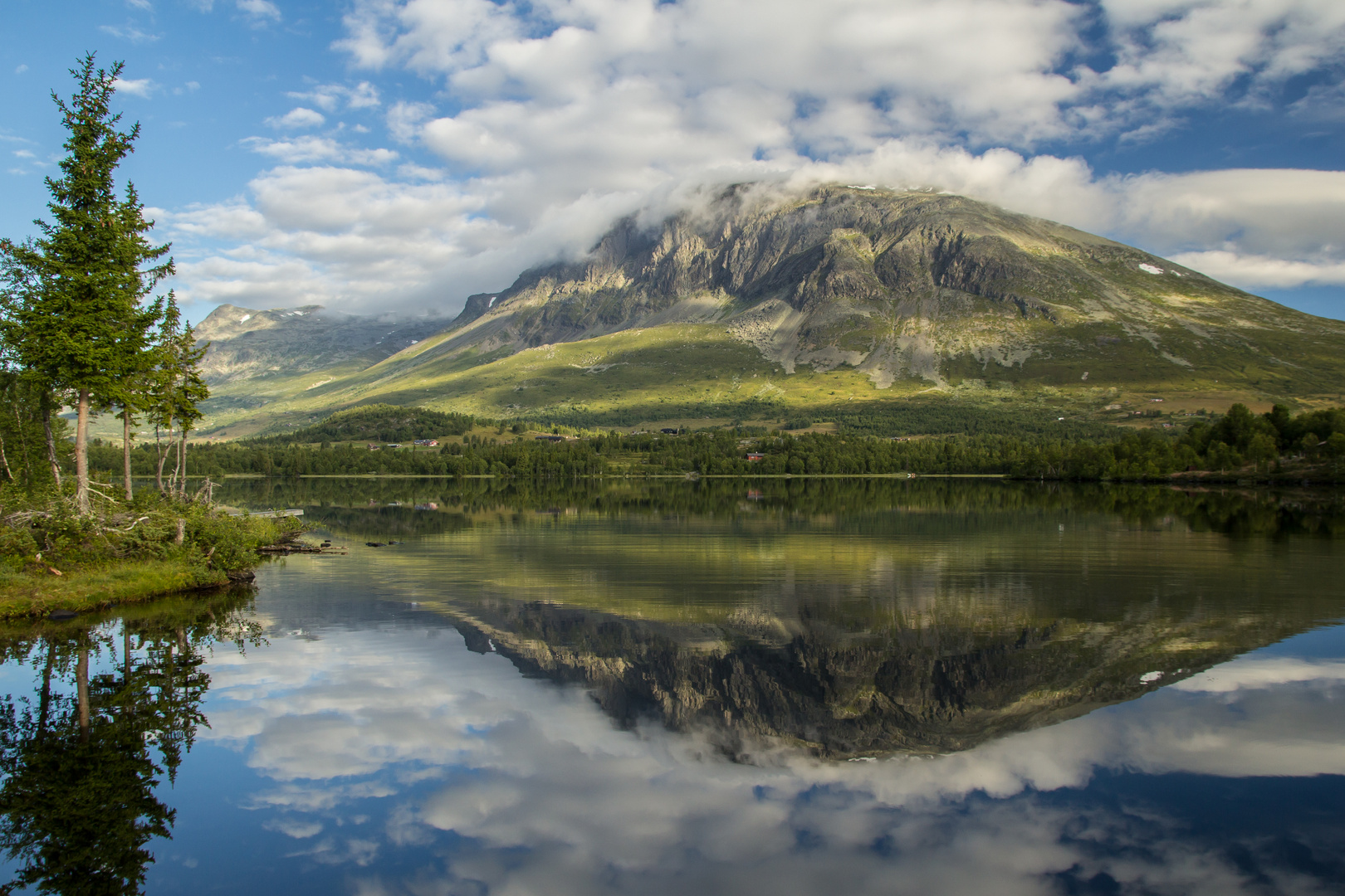 Spiegelsee am Morgen