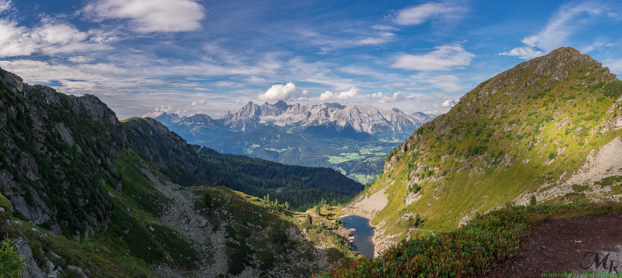 Spiegelsee mit Blick auf das Dachsteingebirge