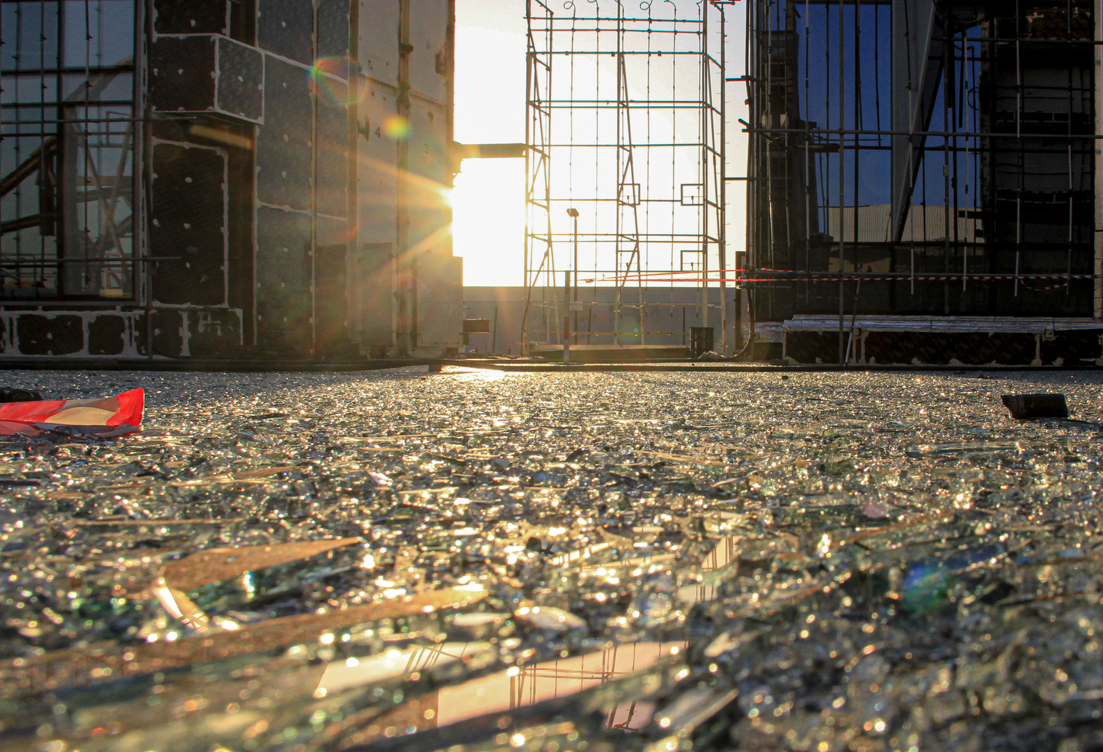 Spiegelsplitter im Sonnenuntergang