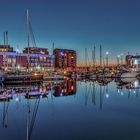 Spiegeltag am Neuen Hafen mit Mastenwald