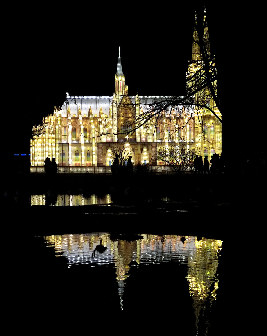 *Spiegeltag*  -  der Kölner Dom