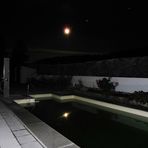 Spiegeltag ....der Mond im Pool 