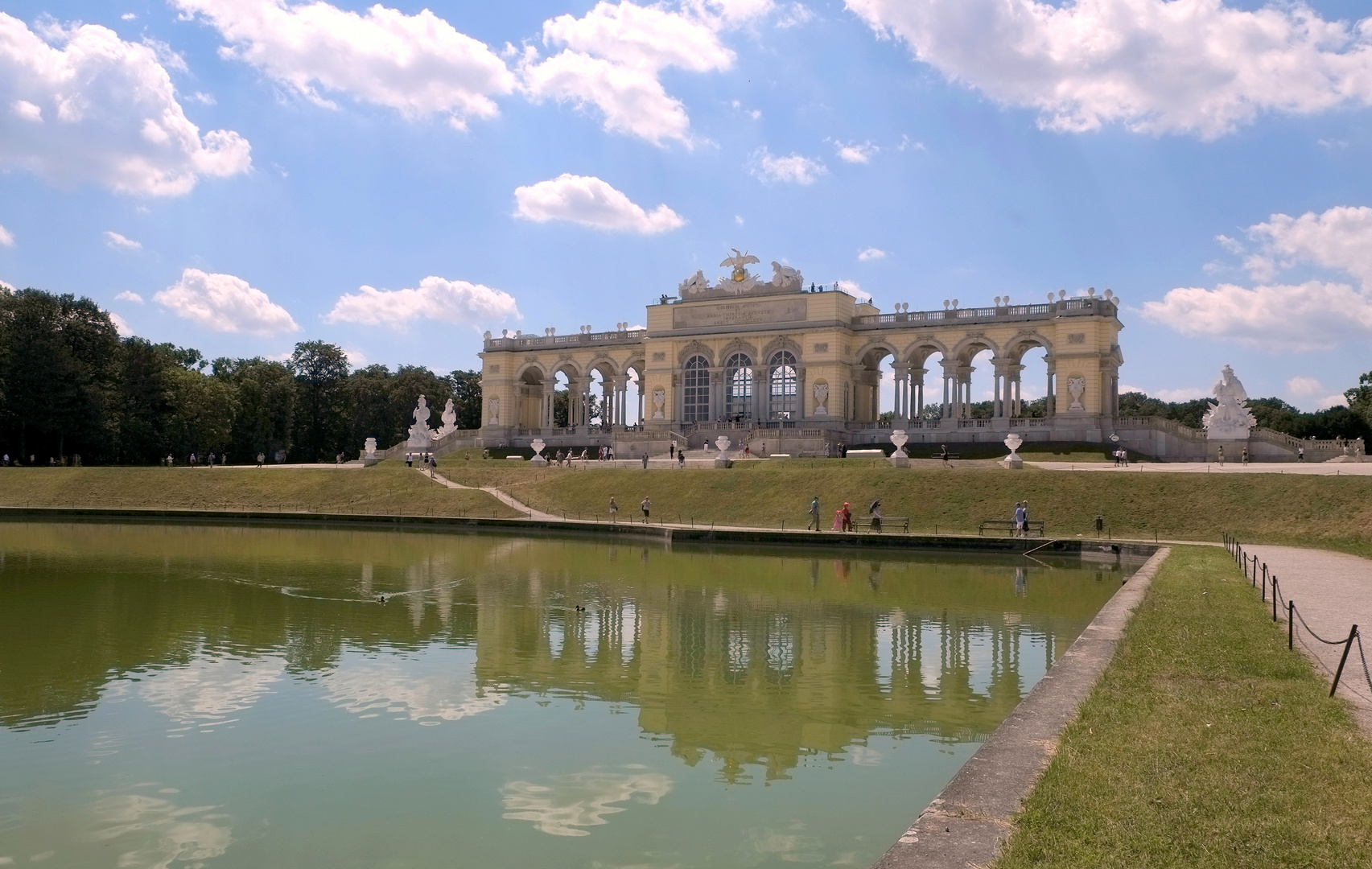 *Spiegeltag*  -  die Gloriette