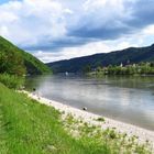 Spiegeltag: Donauradweg gegenüber Engelhartszell