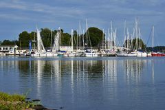 Spiegeltag: einer der Häfen vor Schleswig...