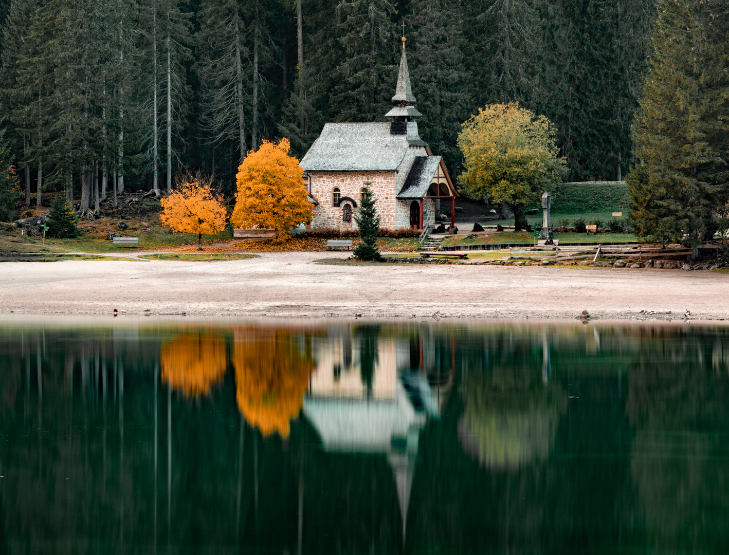 Spiegeltag: kleine Kapelle