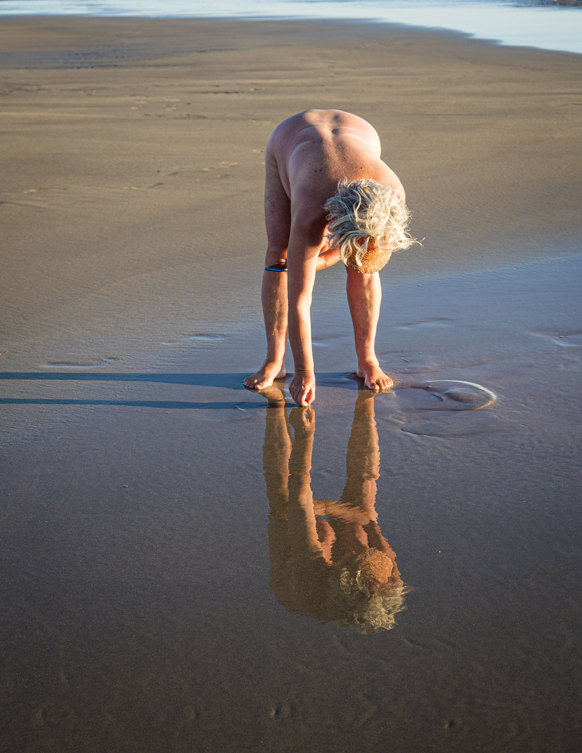 Spiegeltag - nackt am Meer