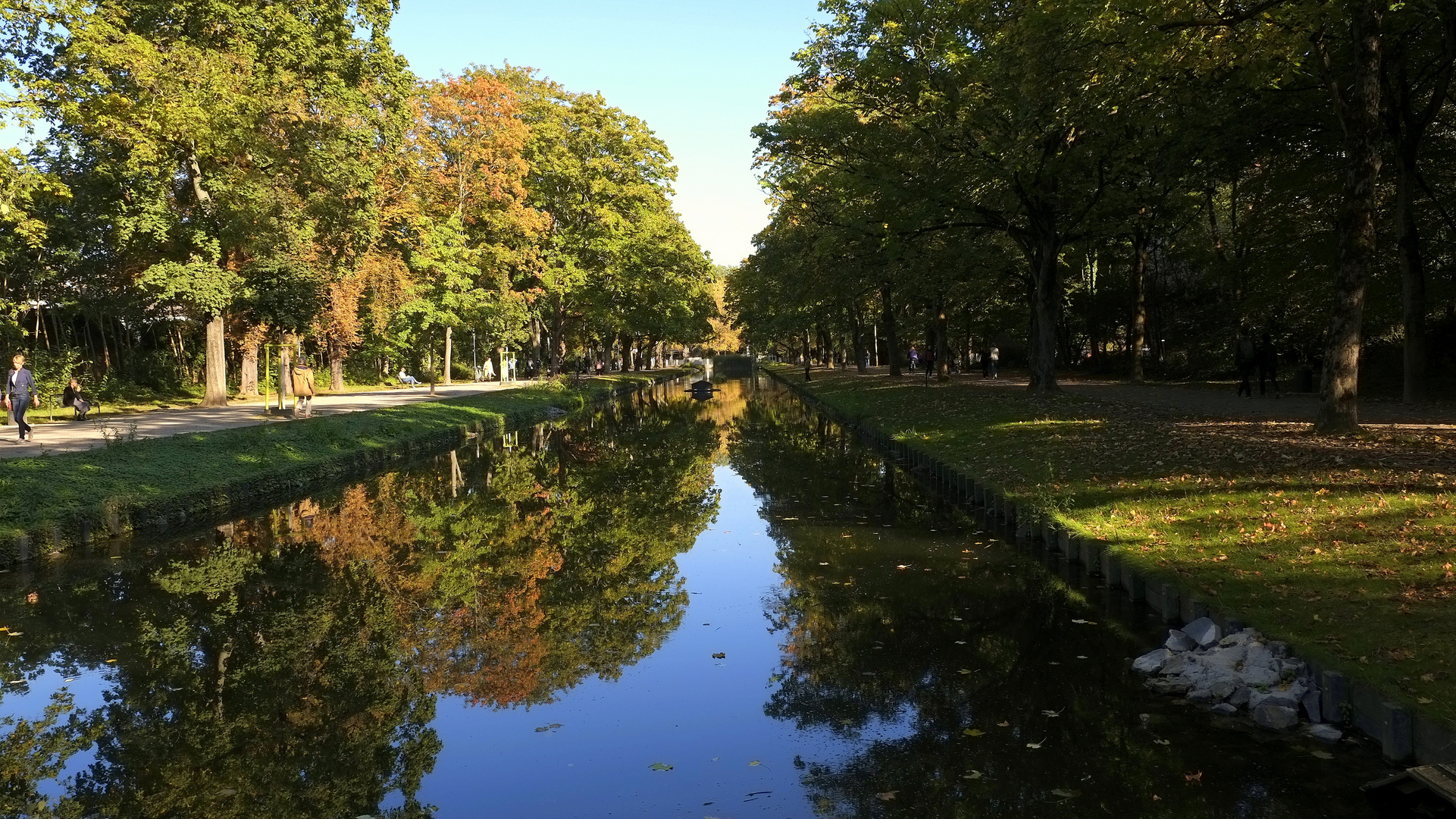 *Spiegeltag* - Rautenstrauchkanal -1-