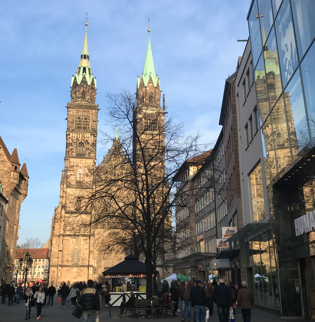 Spiegeltag- Rechter Turm von St. Lorenz