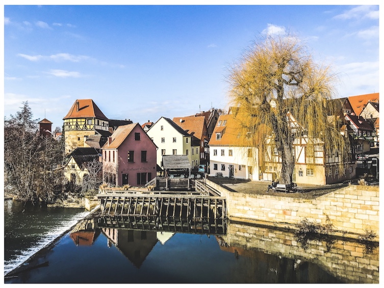 Spiegeltag- Spiegelung in der Pegnitz