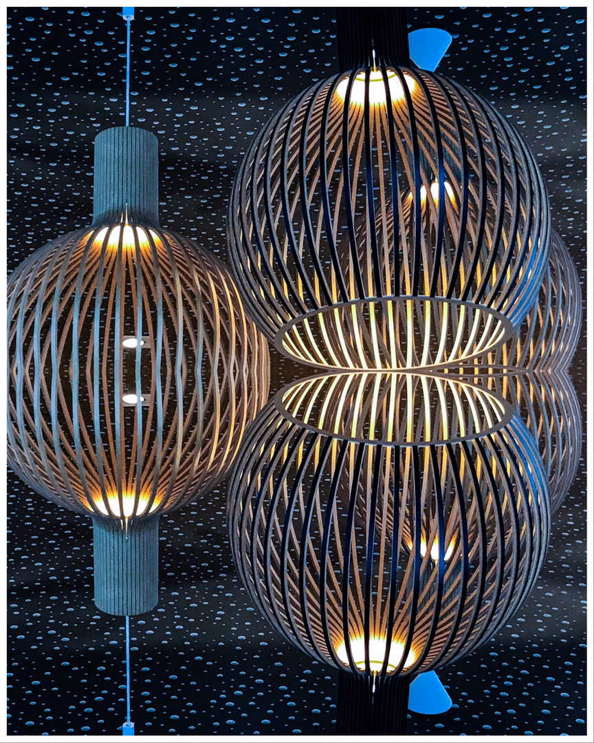 Bilder Lampen Spiegeltag- Spiegelung runder Lampen Foto & Bild | architektur