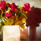 Spiegeltag- Vase mit Rosen