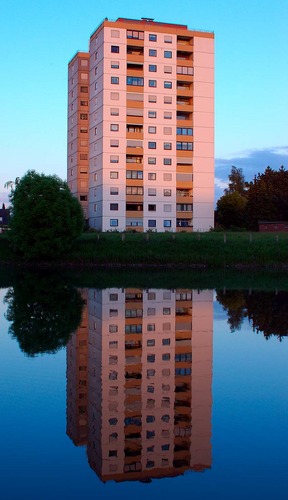 Spiegelung am Abend von Helmut Pakulla