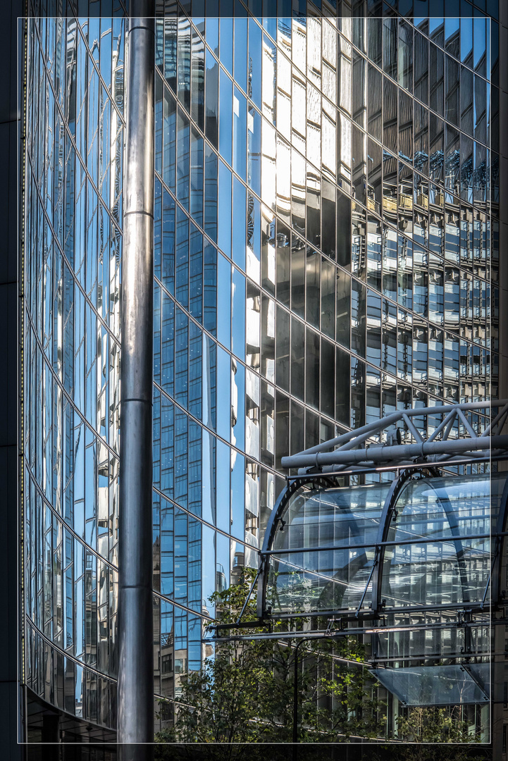 Spiegelung am Börsenplatz London 