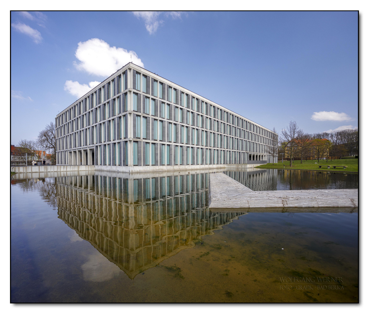 Spiegelung am Bundesarbeitsgericht in Erfurt