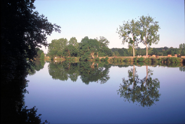 Spiegelung am Canal de Nantes à Brest