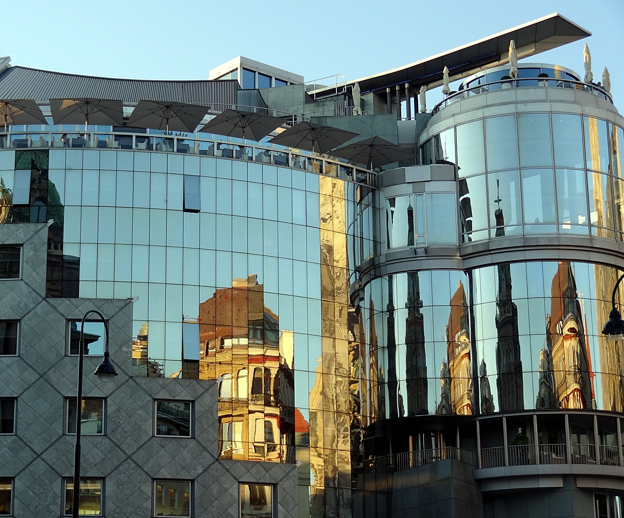 Spiegelung am Haas Haus in Wien