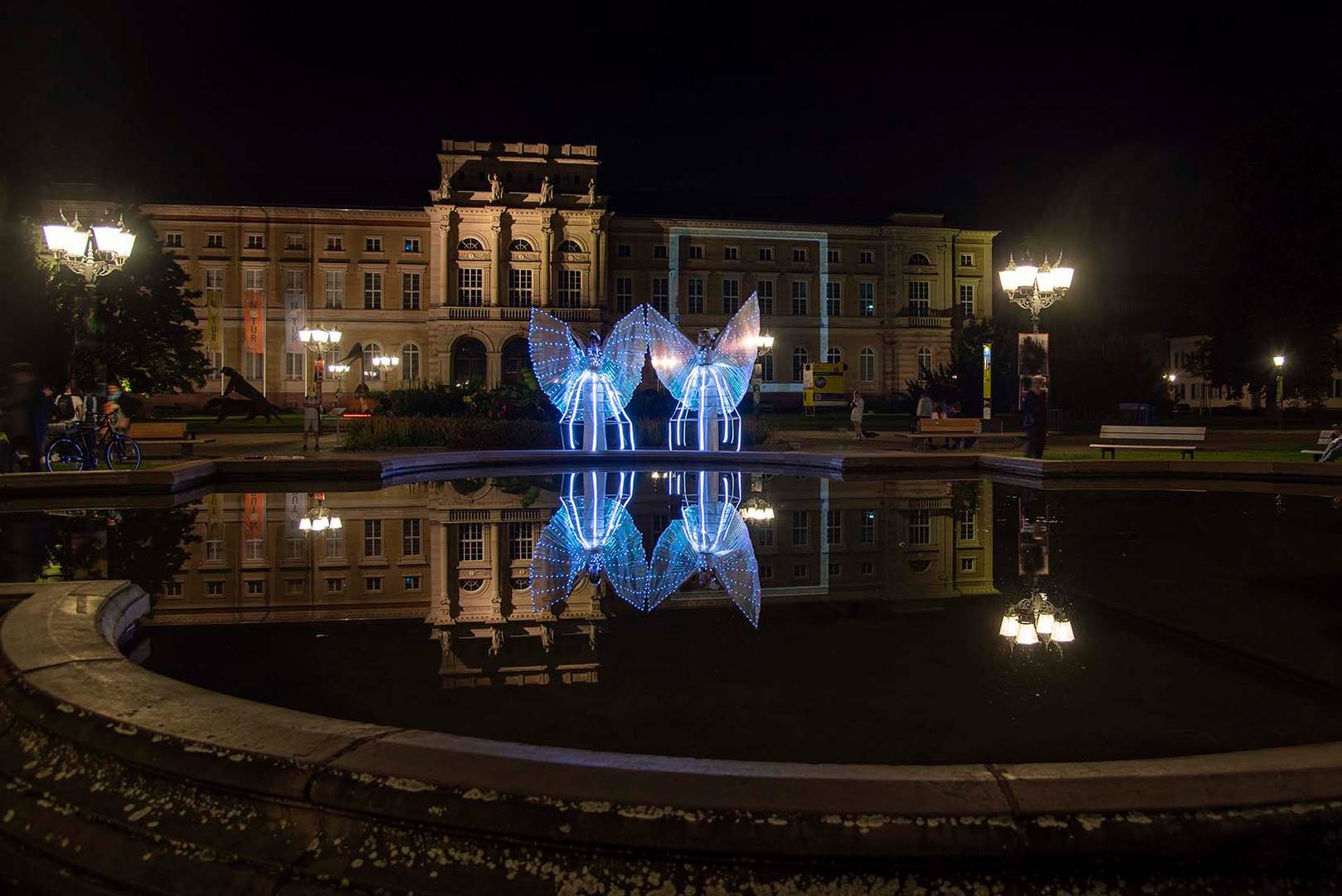 Spiegelung am Museum