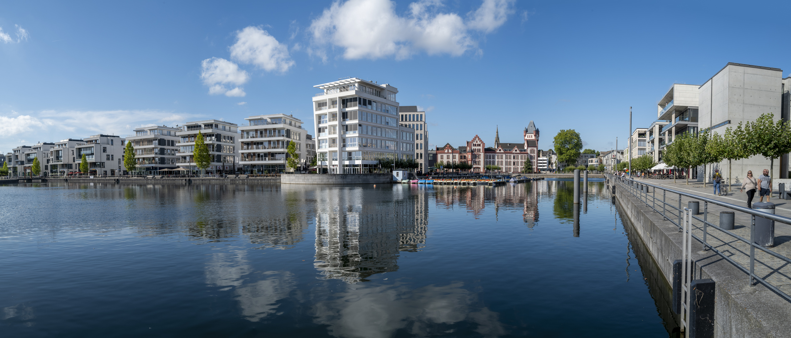 Spiegelung am Phönixsee als Panorama in Hörde