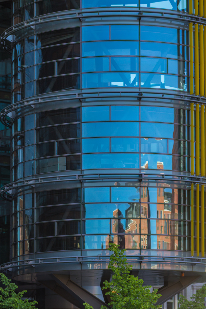 Spiegelung am Potsdamer Platz