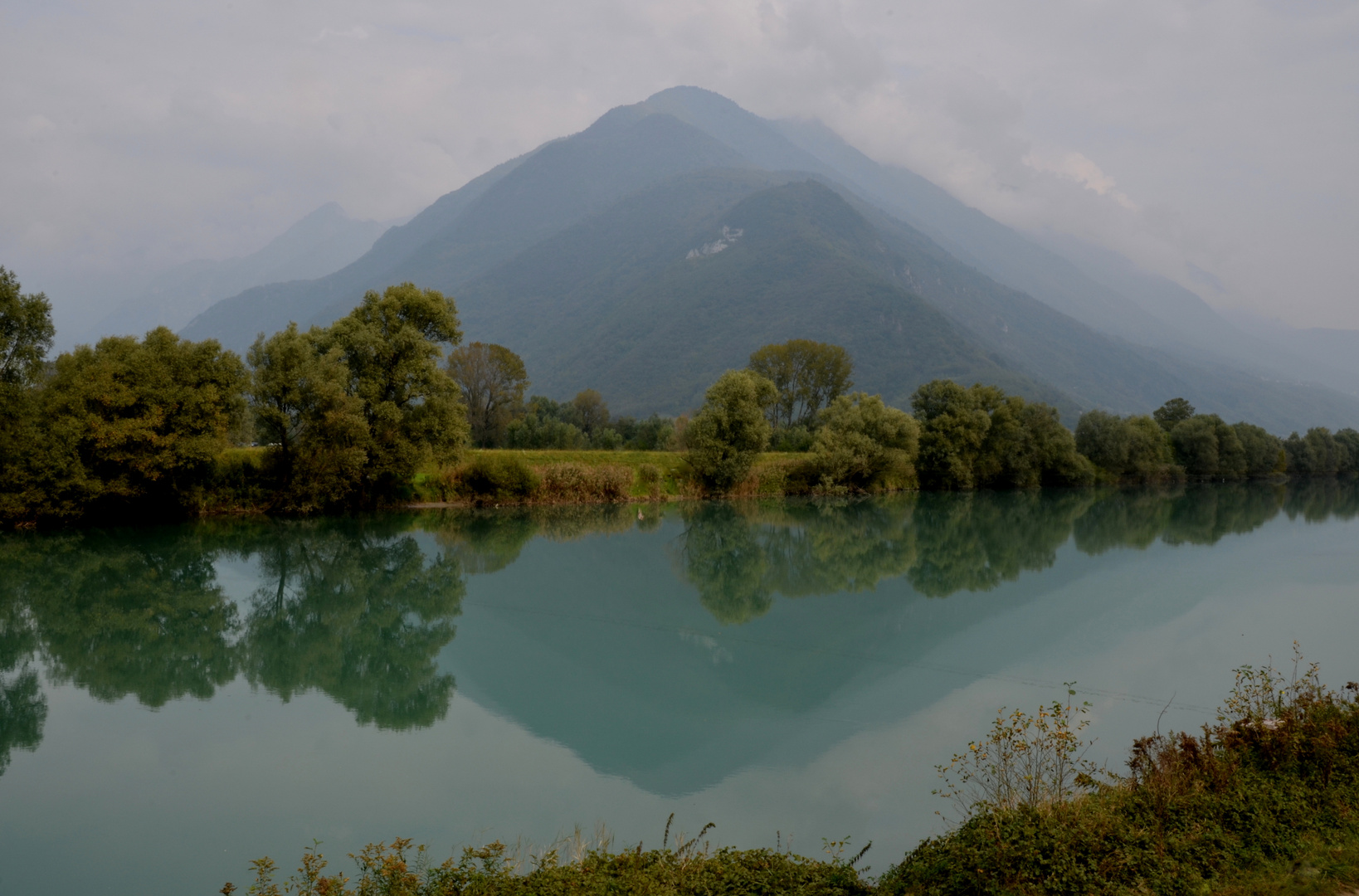 Spiegelung am ruhigen Fluss!