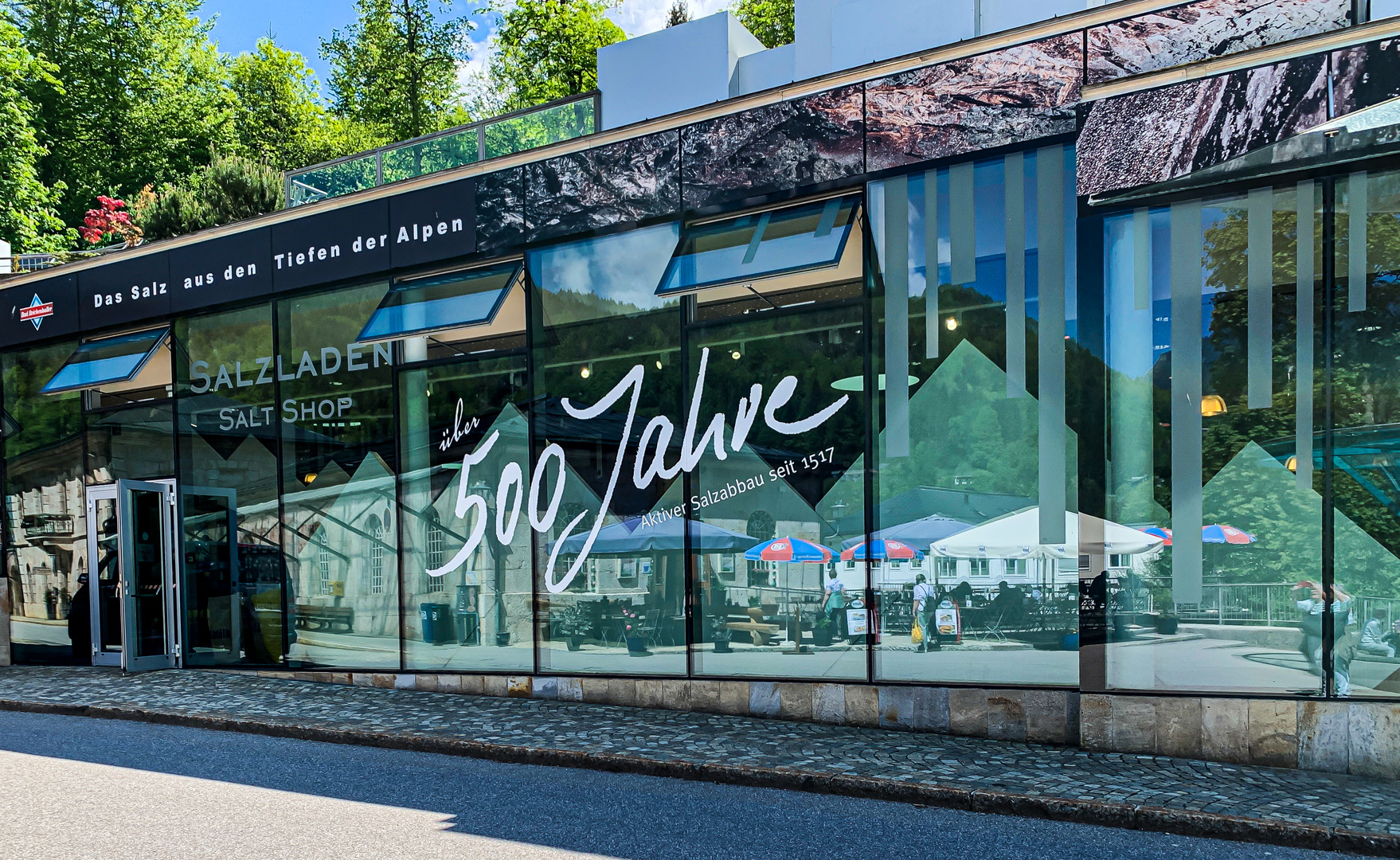 SPIEGELUNG AM SALZBERGWERK IN BERCHTESGADEN