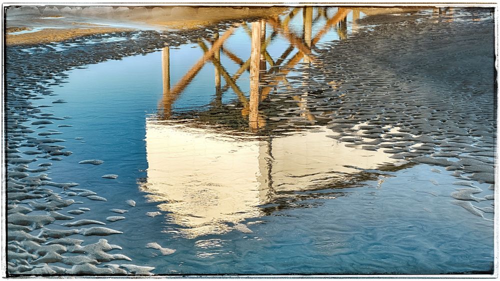 Spiegelung am Strand No. 1