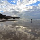 Spiegelung am Strand von Pared