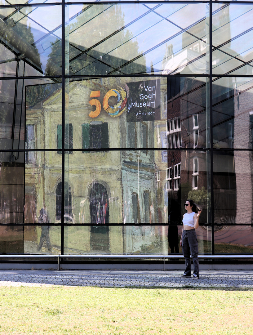 Spiegelung am van Gogh Museum Amsterdam 