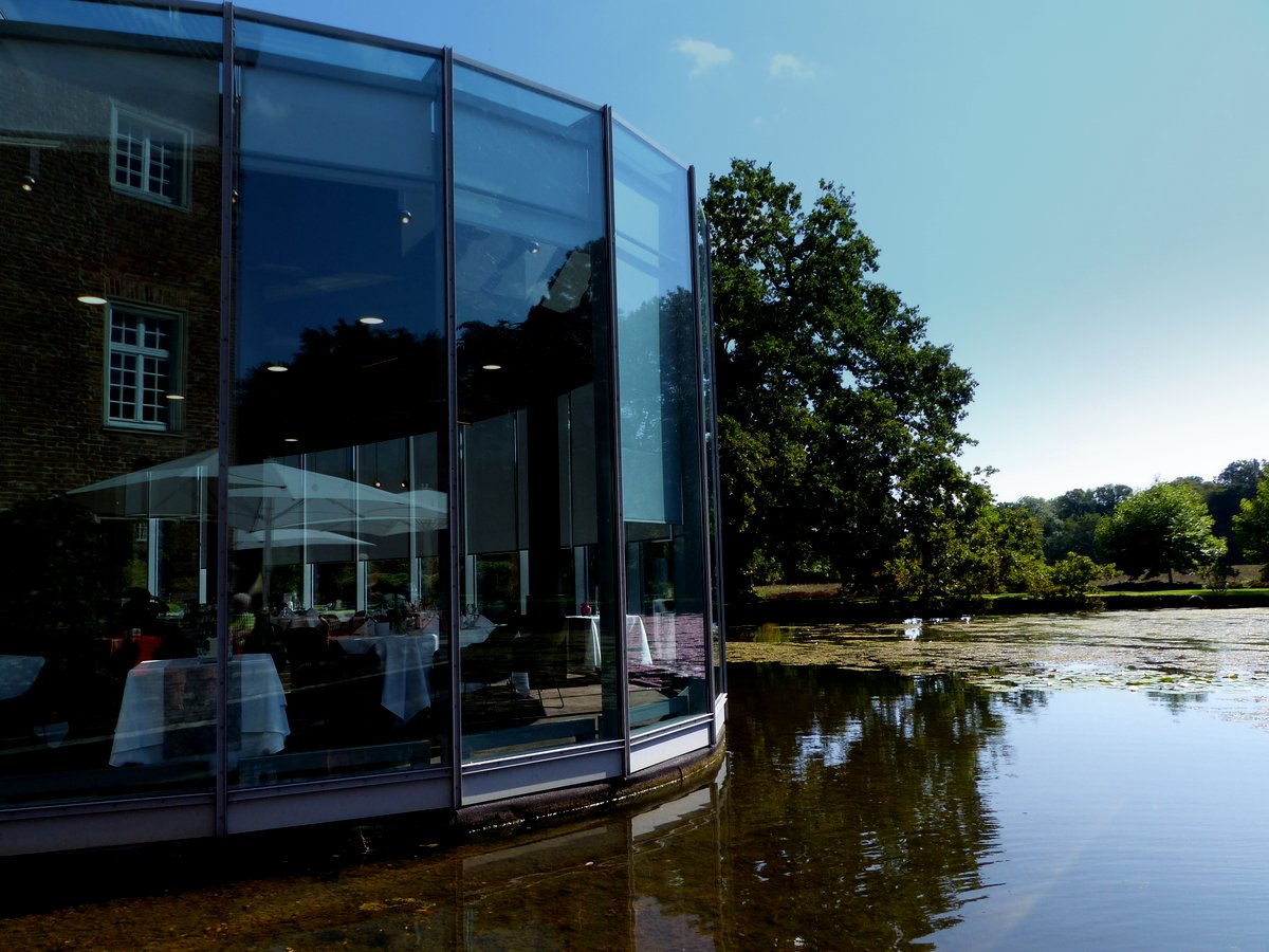 Spiegelung am Wasserschloss Anholt