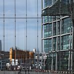 Spiegelung an der Fassade des Berliner Cube