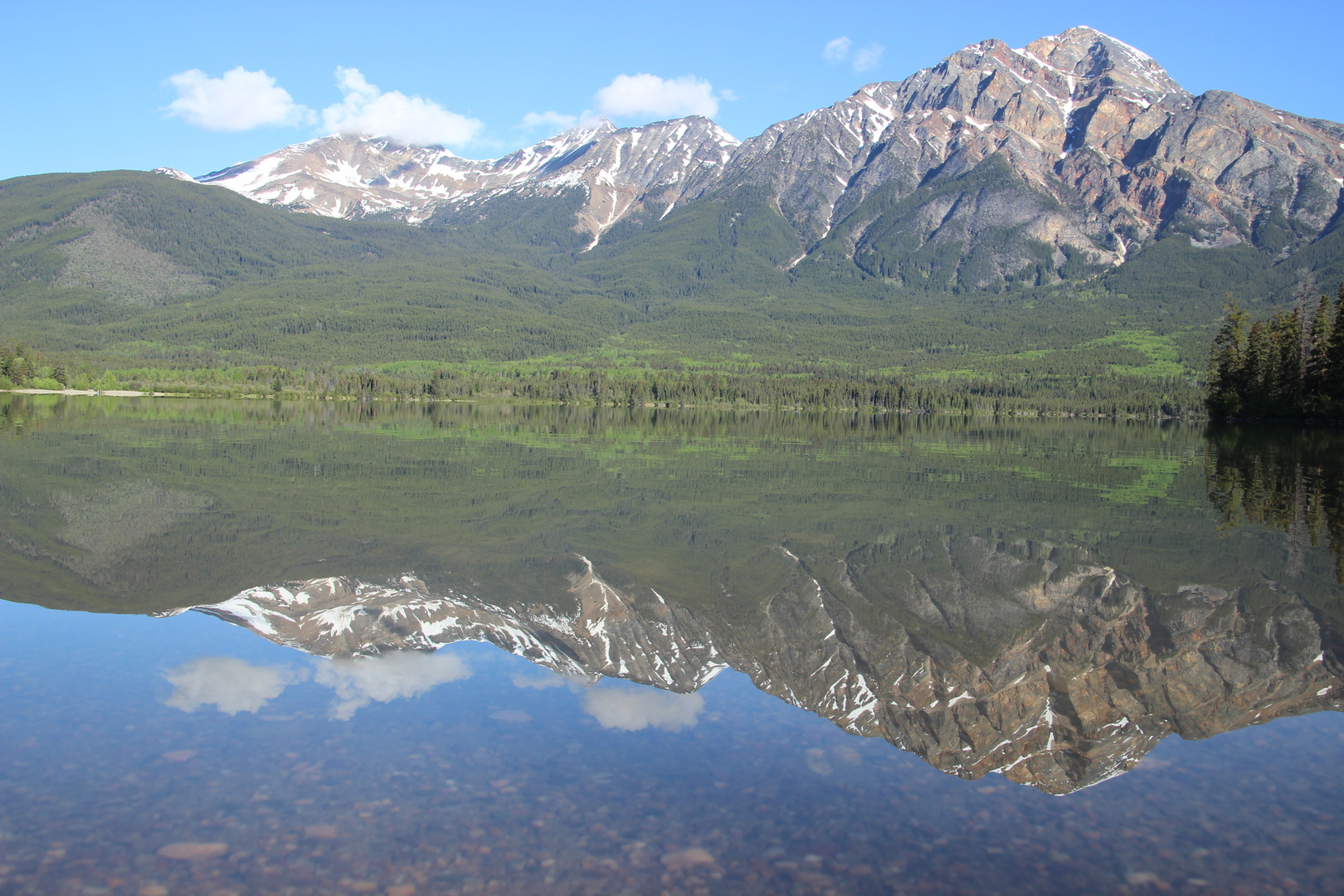 Spiegelung auf dem Pyramid Lake