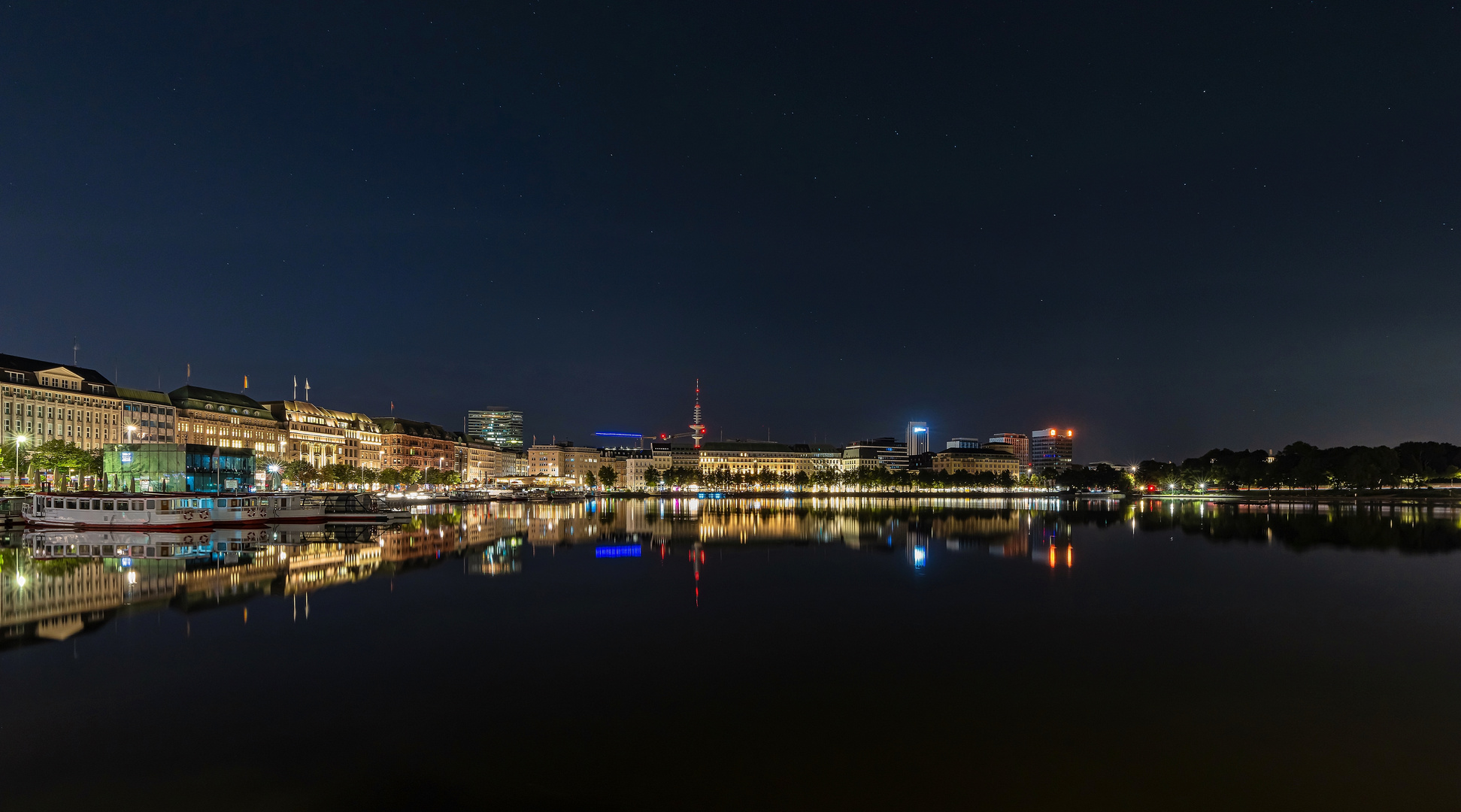 Spiegelung auf der Binnenalster