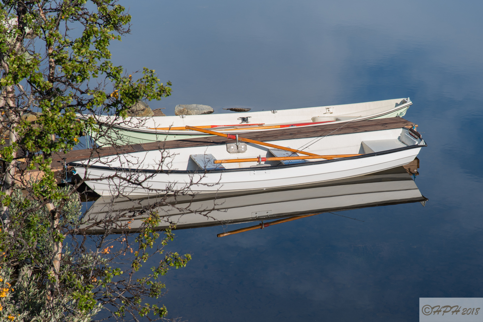 Spiegelung auf norwegischem See