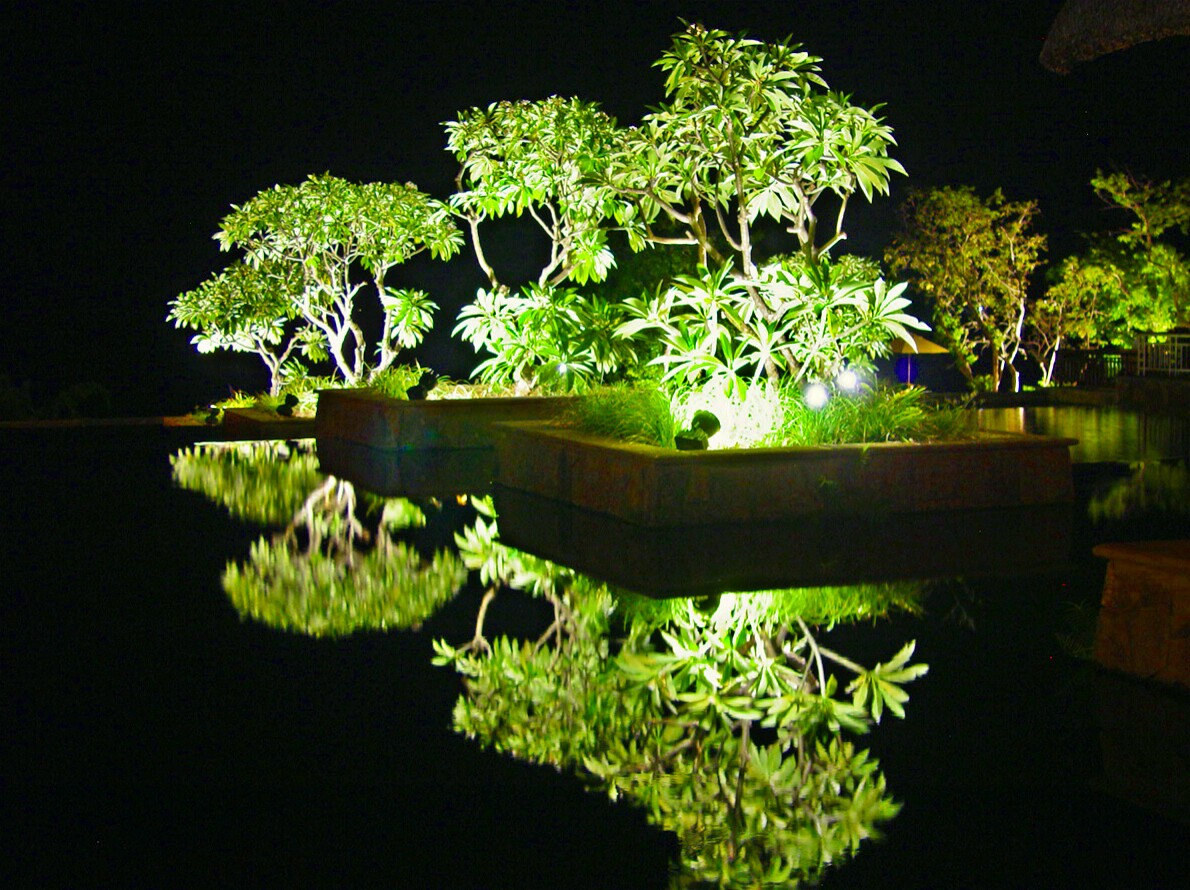 Spiegelung bei Nacht