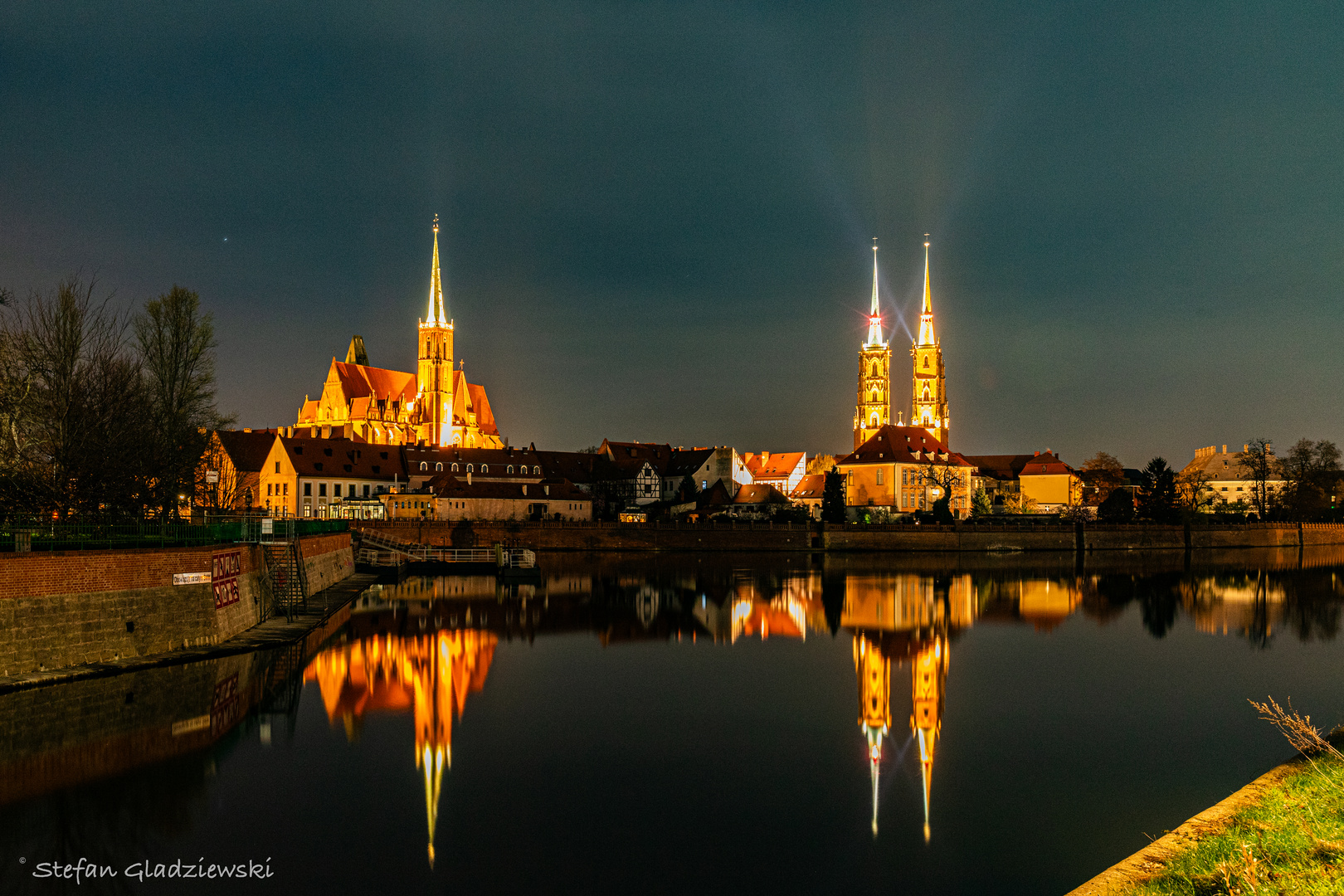 Spiegelung der Kathedrale von Breslau 