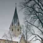 Spiegelung der Kirche am Blautopf