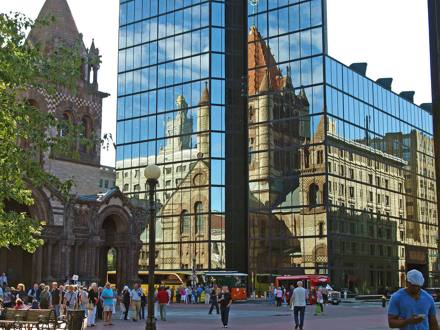 Spiegelung der Trinity Kirche im Hochhaus (Boston)