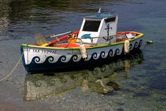 "Spiegelung eines witzigen Fischerbootes"i.Nissi Beach
