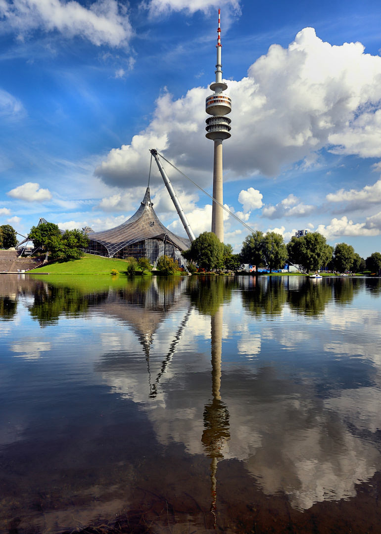 Spiegelung Fernsehturm München