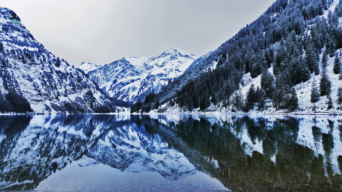 Spiegelung im Bergsee