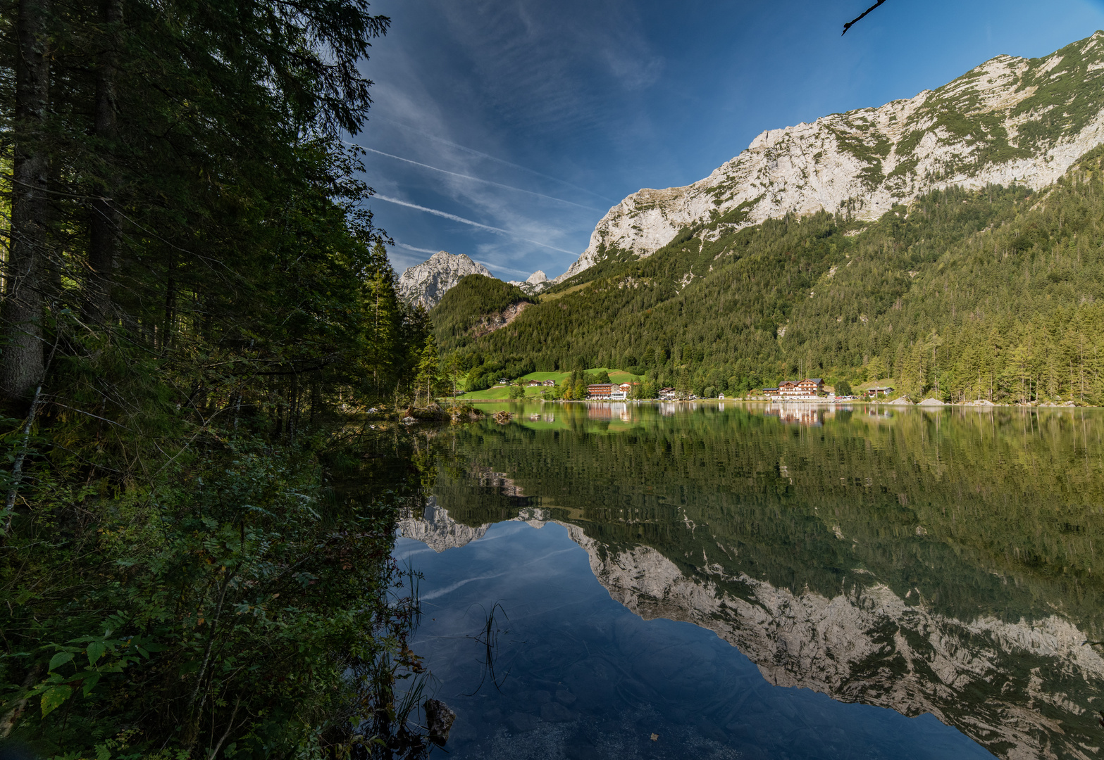 Spiegelung im Bergsee