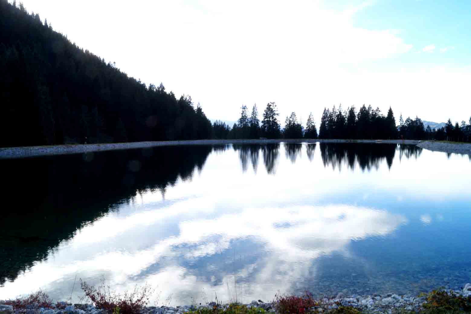 Spiegelung im Bergsee