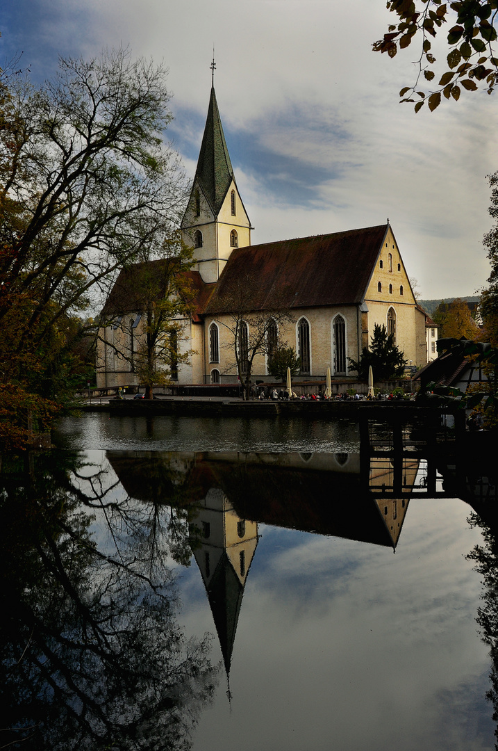 Spiegelung im Blautopf